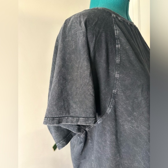 Rae Mode medium black/gray acid washed shirt - Picture 8 of 13